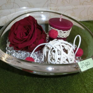 Composizione rosa stabilizzata e candela