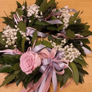 Coroncina in rosa e grigio